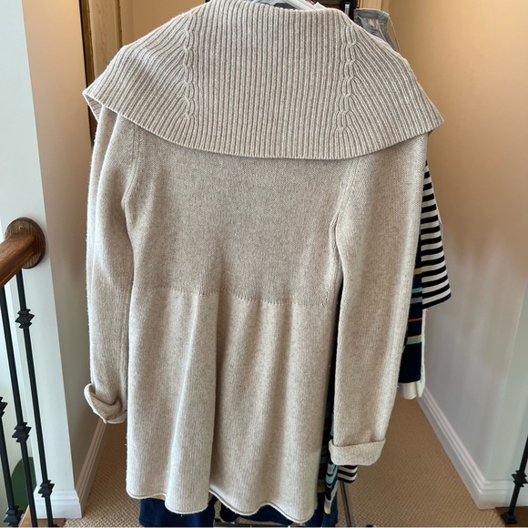 Banana Republic cardigan sweater - Picture 5 of 5